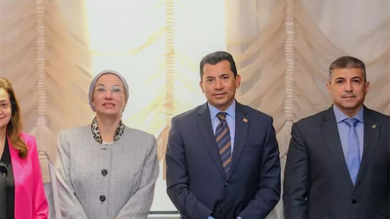 وزيرا البيئة والشباب والرياضة يوقعان بروتوكول تعاون