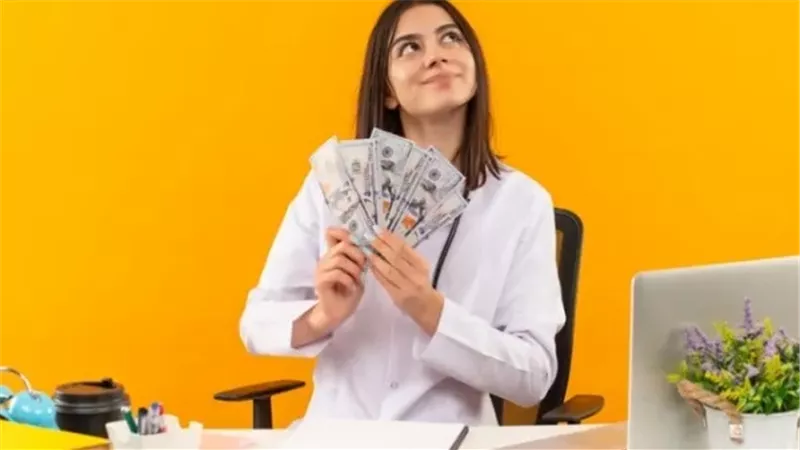أهمها الاستقرار المالي..3 أسباب تشجعك على التمسك بالعمل