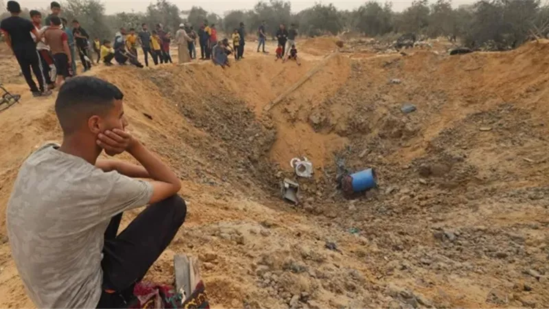 قذائف من الزوارق الحربية الإسرائيلية تجاه غرب رفح الفلسطينية