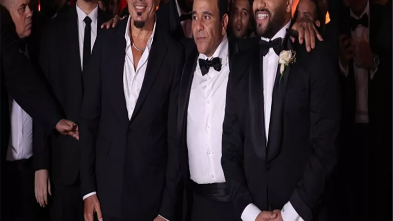 عمرو دياب يشعل حفل زفاف نجل محمد فؤاد | صور