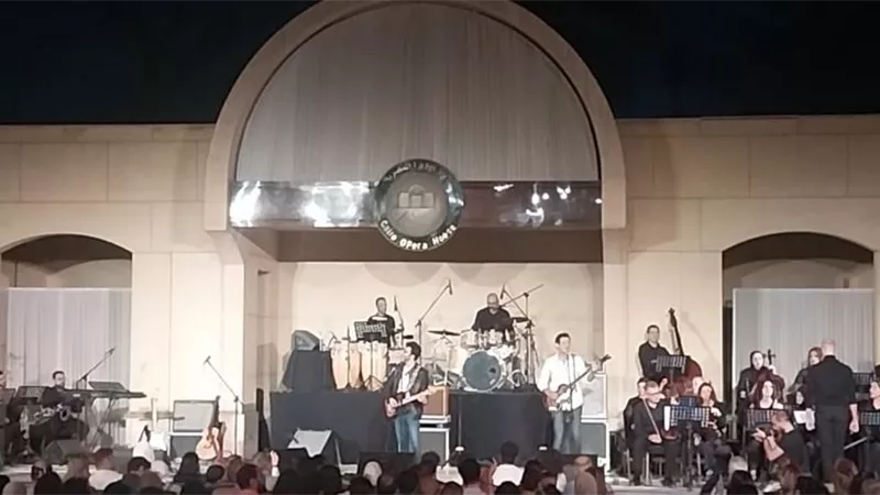 جلاس أونيون يستعيد ذكريات البيتلز بالأوبرا