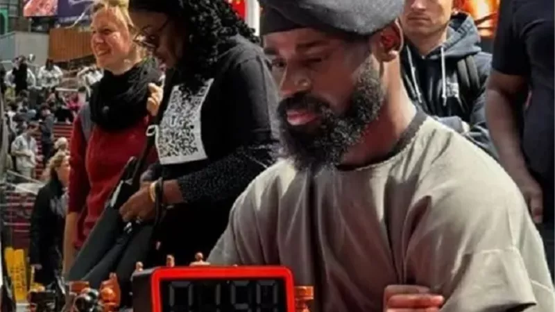 لعب 58 ساعة متواصلة .. نيجيري يحطم الرقم القياسي لأطول ماراثون شطرنج