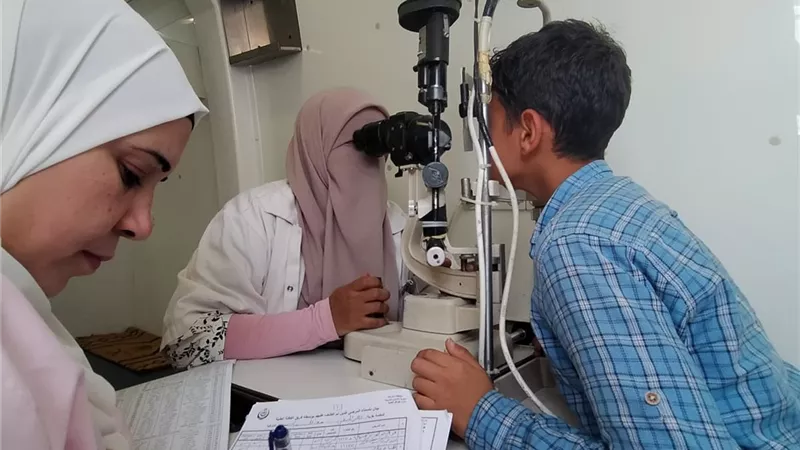 علاج 2172 مواطنًا مجانًا بقافلة طبية بقرية بالشرقية
