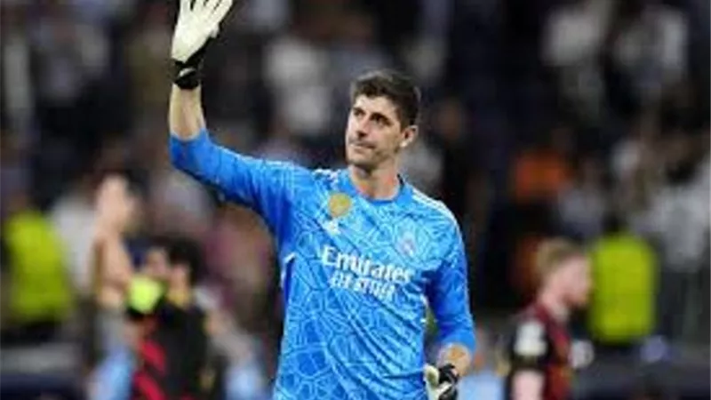 قائمة ريال مدريد لمباراة برشلونة في الدوري الإسباني.. وموقف كورتوا