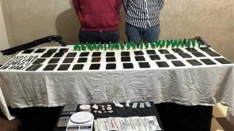 ضبط عنصرين إجراميين بـ حشيش وشابو بأسيوط