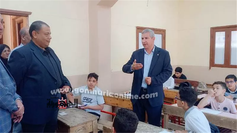 مدير تعليم دمياط يتابع إمتحانات التربية الدينية والمهارات المهنية