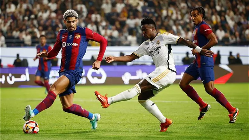 موعد مباراة ريال مدريد وبرشلونة اليوم في الدوري الإسباني