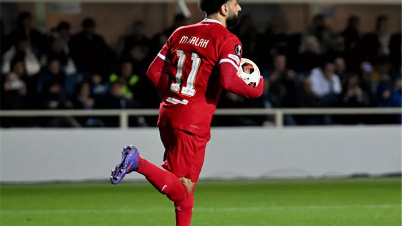 الجميع في مدينة ليفربول يرتدي قميص محمد صلاح .. شاهد