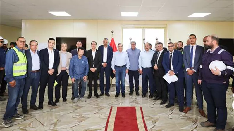 وزير البترول يتفقد الأعمال الإنشائية لمصنع السويس بميناء دمياط