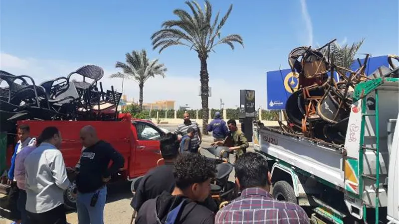 جهاز مدينة الشروق يحرر 9 محاضر ويشن حملة على الإشغالات.. بالصور