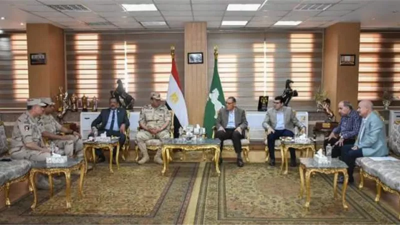 محافظ الشرقية يستقبل مدير جمعية المحاربين القدماء وضحايا الحرب