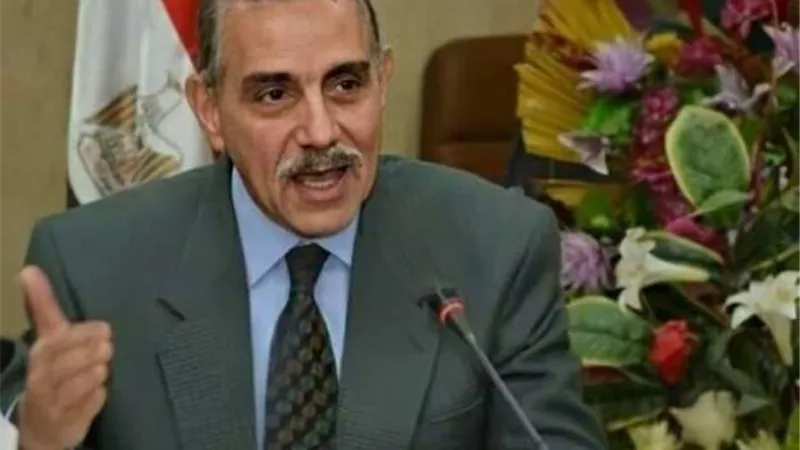 محافظ كفرالشيخ يتابع أعمال رصف ورفع كفاءة الطرق بفوه