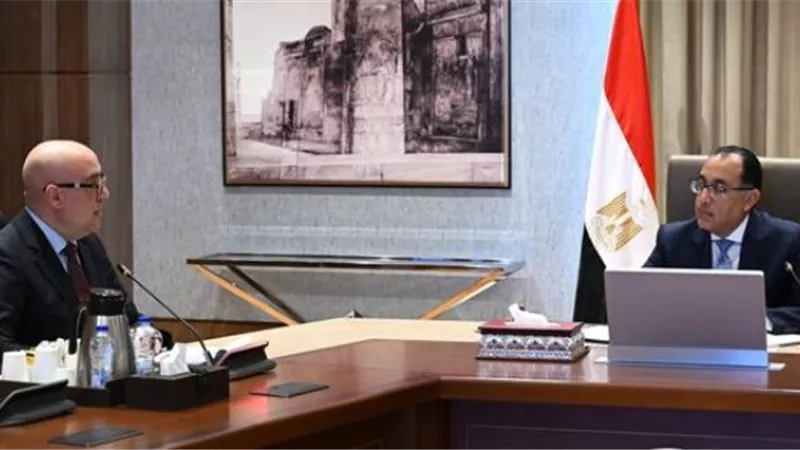 رئيس الوزراء يتابع موقف تقنين الأراضي المنقولة من جهات الولاية المختلفة للمدن الجديدة
