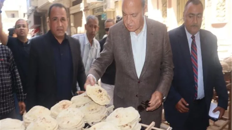 محافظ القليوبية يتفقد عددا من المخابز السياحية بكفر شكر وطوخ وقها