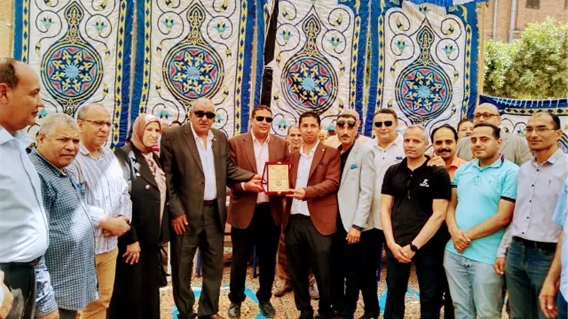 يشهد حفل ختام الأنشطة بمدرسة حمادة طنطاوي الرسمية للغات
