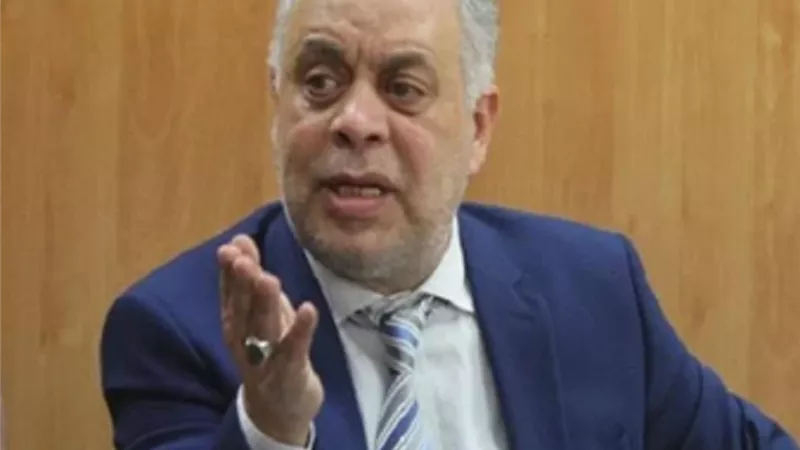 أشرف زكي يهاجم الباز: 
