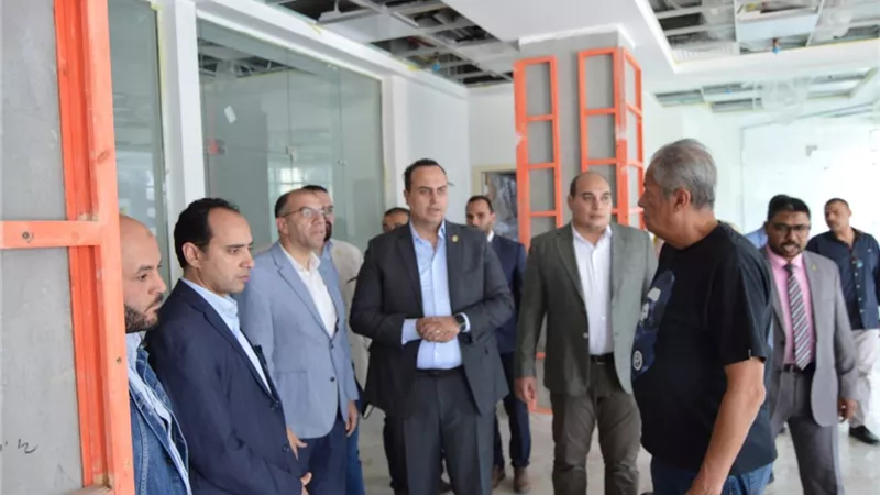 رئيس هيئة الرعاية الصحية يتفقد موقع إنشاء المستشفى الافتراضي بالإسماعيلية