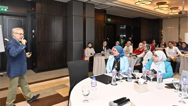 بدء الدورة التدريبية لإجراءات إصدار رخصة التسويق للمستحضرات الصي