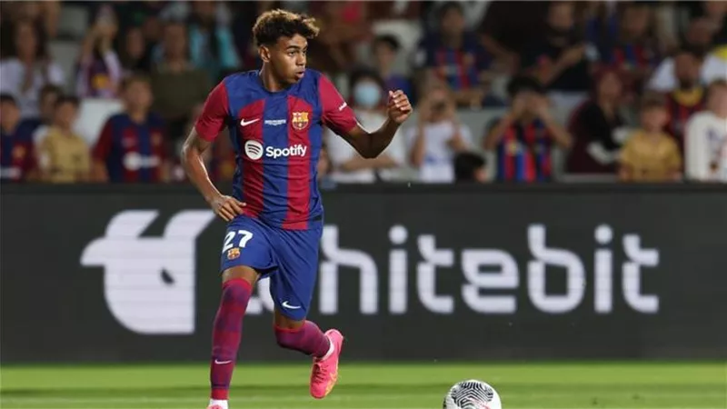 لامين يامال رجل مباراة ريال مدريد وبرشلونة