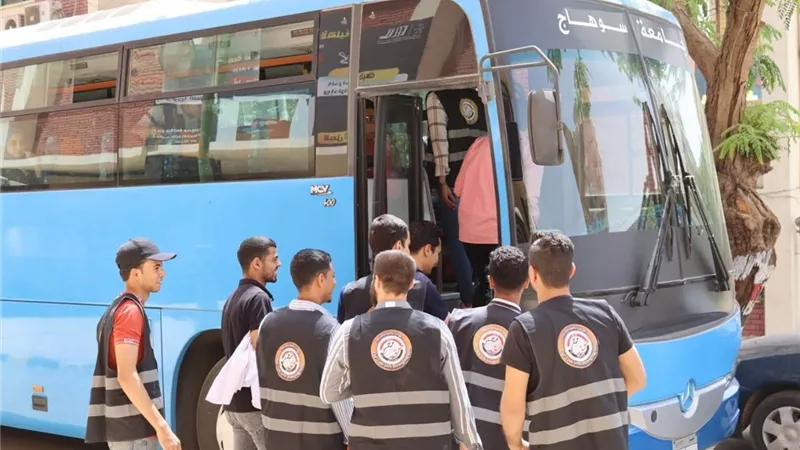 جامعة سوهاج تطلق قافلة طبية مجانية لقرية الجلاوية
