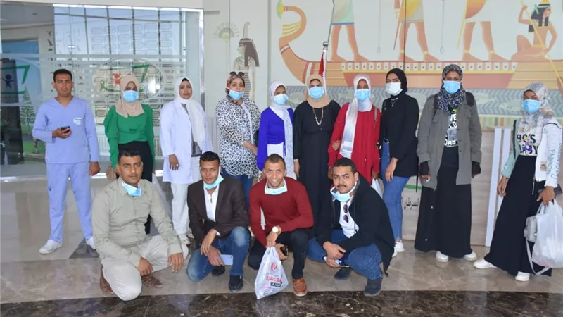 وفد مبادرة ابدأ بنفسك تدعم الأطفال مرضى السرطان في الصعيد