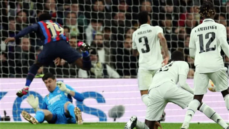 برشلونه يطالب باعادة كلاسيكو الارض مع ريال مدريد