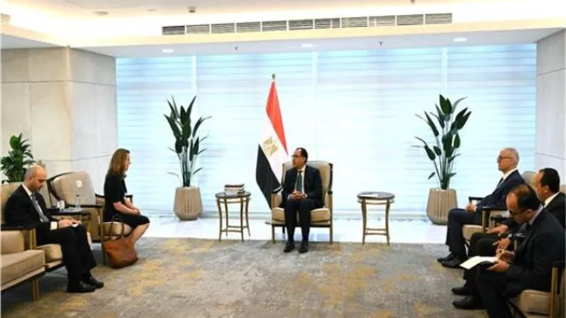 مديرة المنظمة الدولية للهجرة تشيد بجهود مصر وتعاملها مع اللاجئين والمهاجرين