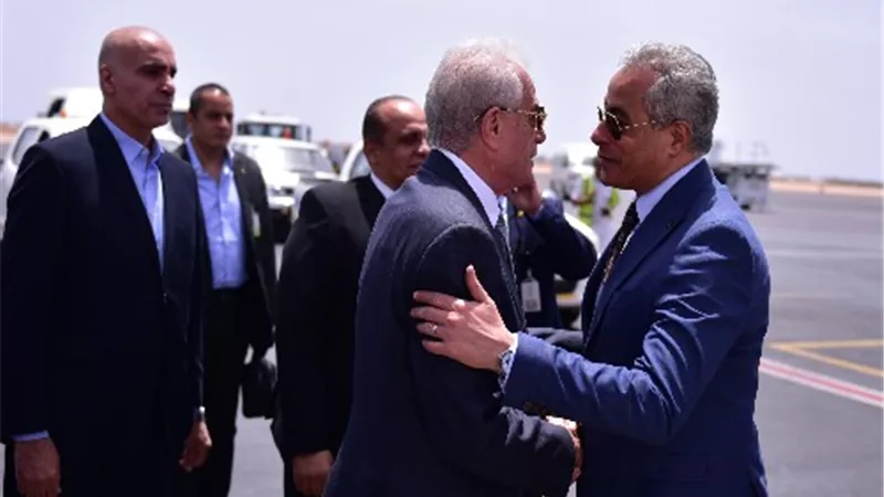 محافظ جنوب سيناء يستقبل وزير العمل في مطار شرم الشيخ الدولي..صور
