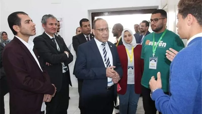 190 مشارك في المؤتمر الأول لكلية العلاج الطبيعي بجامعة القناة