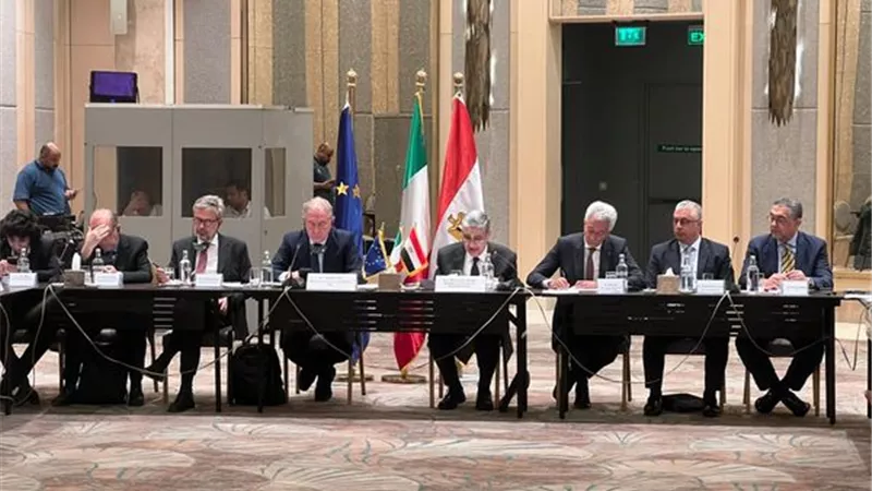 وزير الكهرباء يجتمع مع وزير الشركات وصنع في ايطاليا لتعزيز التعاون