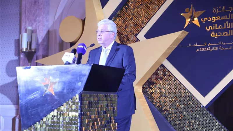 أيمن عاشور يشهد حفل تكريم الفائزين بجوائز 