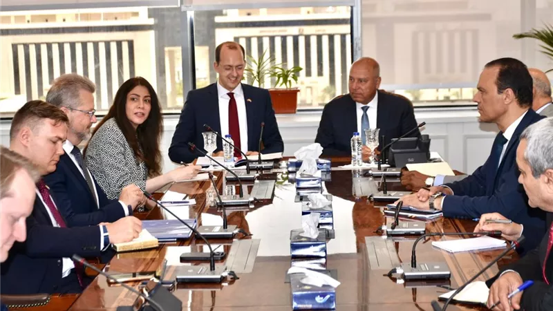 وزير النقل يبحث مع نظيره الليتواني زيادة مجالات التعاون المشترك