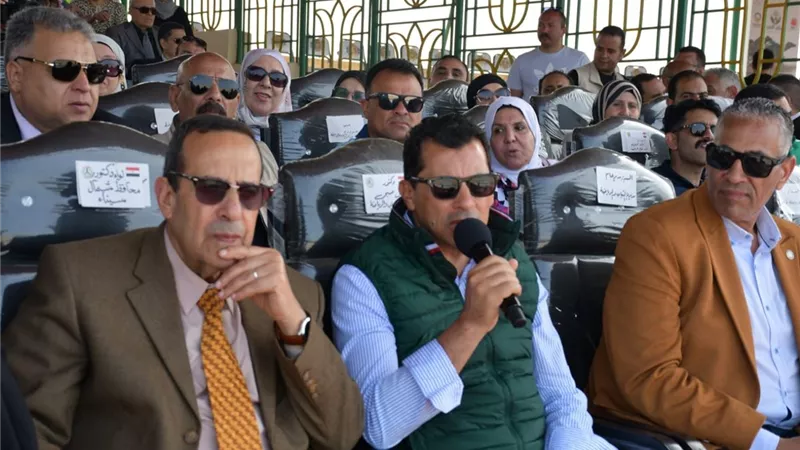 وزير الرياضة ومحافظ شمال سيناء يشهدان ختام مهرجان الهجن