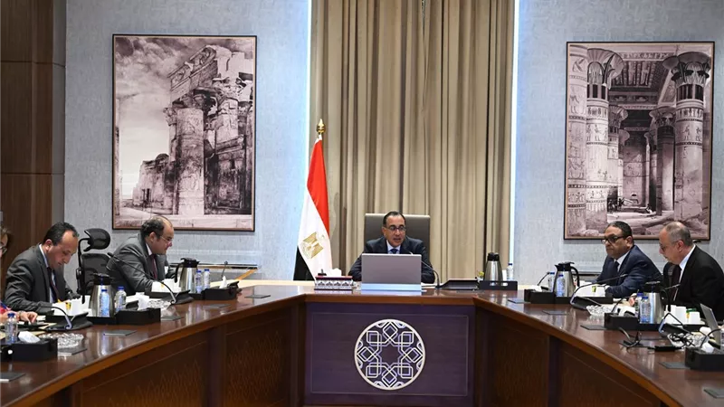 مدبولى يتابع الموقف التنفيذي للإفراج الجمركي عن البضائع في الموانئ