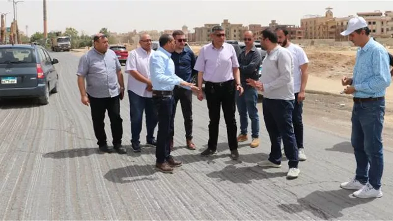 رئيس جهاز 6 أكتوبر يكشف عن أحدث المشروعات الخدمية بالمدينة.. صور