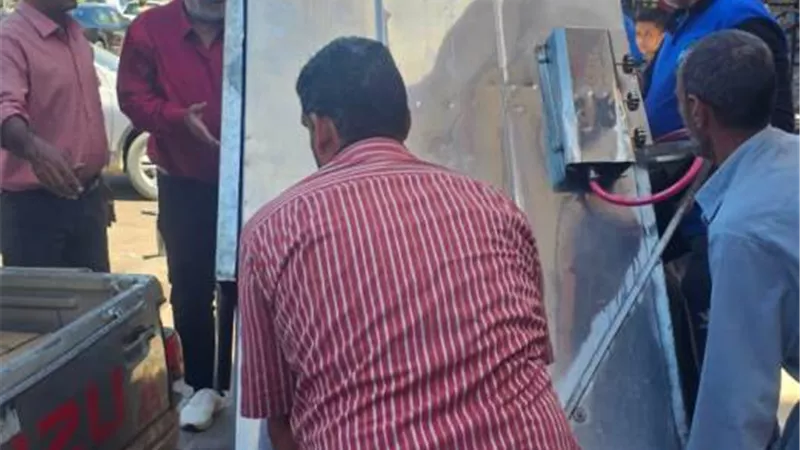 جهاز بدر يشن حملة مكبرة لإزالة الإشغالات من شوارع المدينة.. صور
