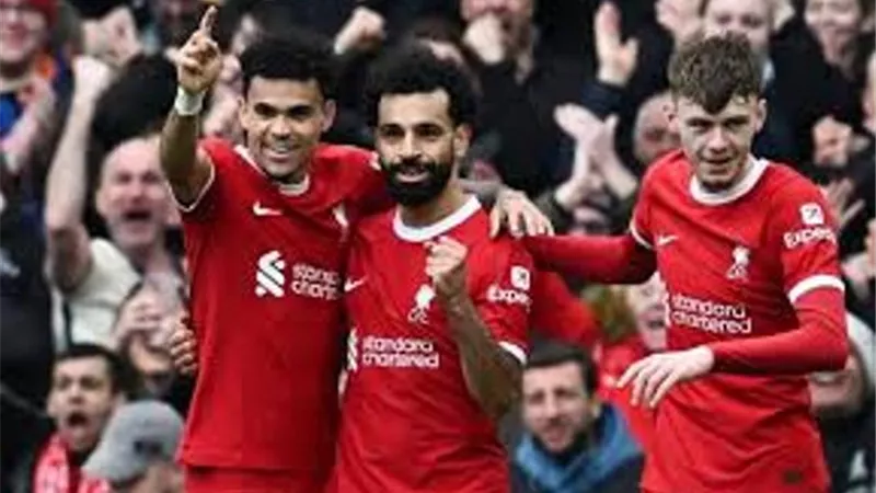 كيف تشاهد مباراة ليفربول وإيفرتون عبر البث المباشر