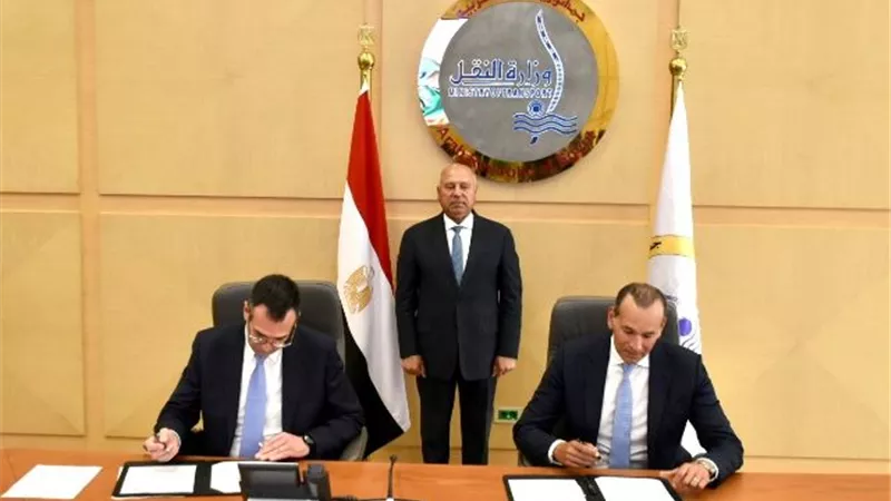 توقيع عقد تنفيذ أعمال البنية الفوقية لمشروع محطة الحاويات بميناء دمياط