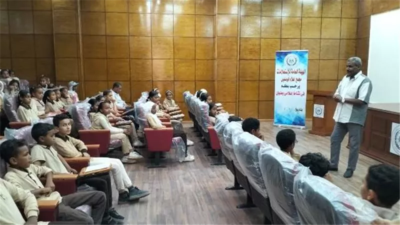 اعلام أبوسمبل يحتفل بذكري تحرير سيناء
