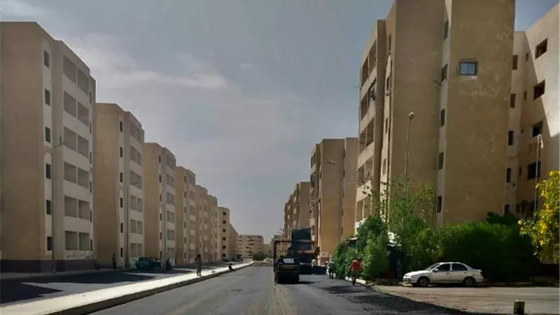 التوسع في اعمال تطوير ورصف منطقة الإسكان بمستقبل الاسماعيلية