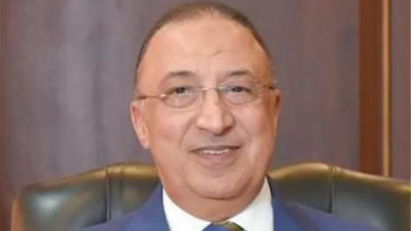 الشريف يهنئ الرئيس السيسى بالذكرى الثانية والأربعون لتحرير سيناء