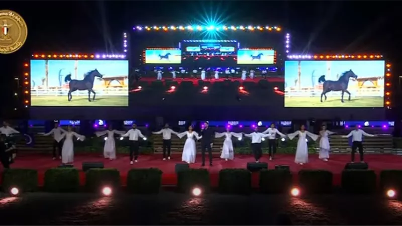 محمد حماقي يُحيي حفل افتتاح البطولة العربية العسكرية للفروسية