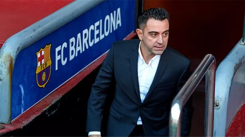 عضو جديد ينضم رسمياً لجهاز تشافي في برشلونة