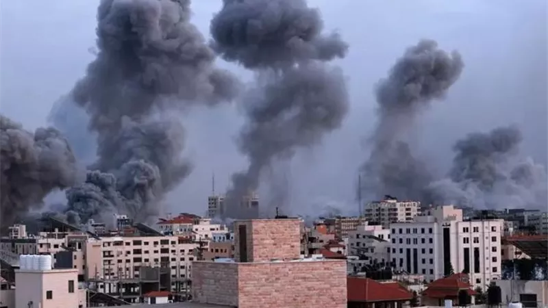 سقوط جرحى بقصف طائرات الاحتلال أراضي ومنزلا في رفح الفلسطينية