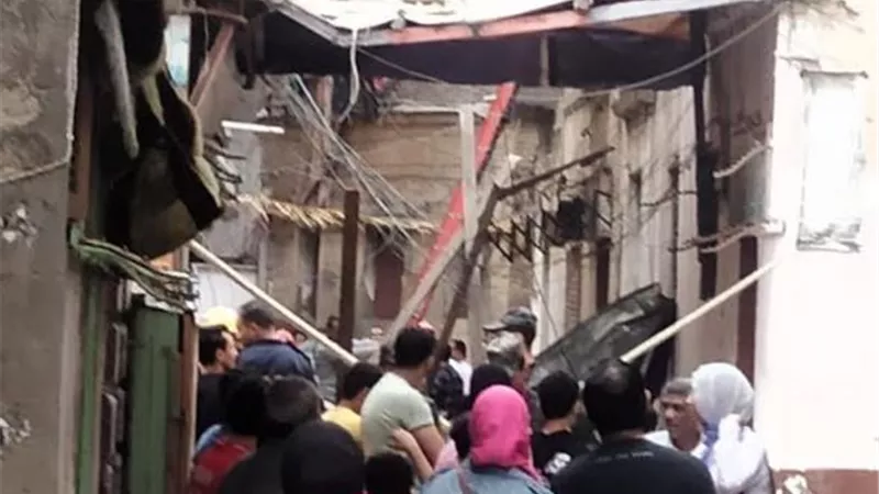 اخلاء عقار من السكان في انفجار انبوبه