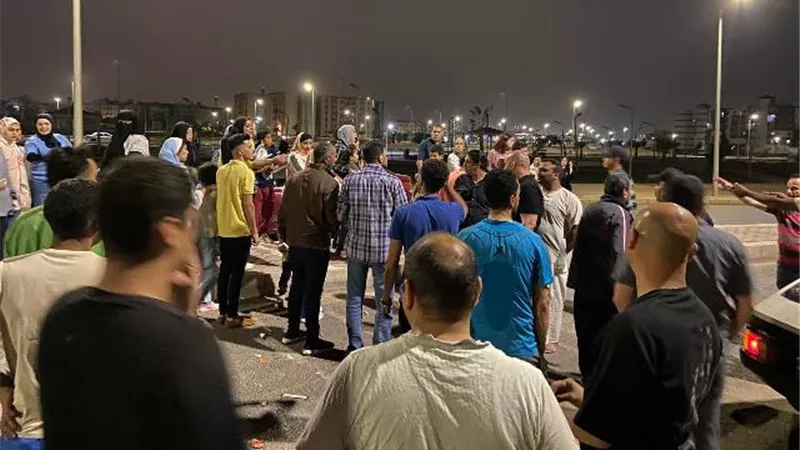 العناية الإلهية تنقذ سيدتين وأطفال من الموت فى مدينة الشروق صور