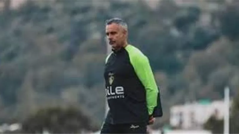 كواليس جلسة جوميز مع لاعبي الزمالك استعداد لمباراة دريمز الغاني