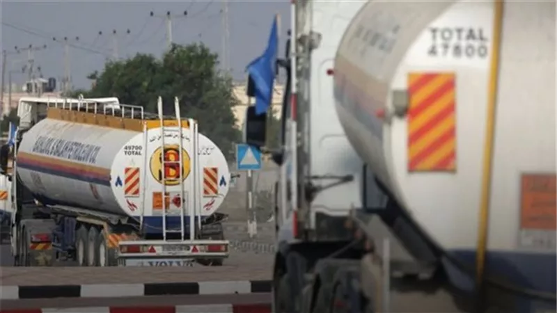 دخول 6 شاحنات وقود إلى غزة عبر معبر رفح