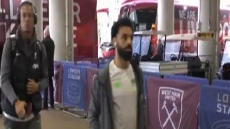 شاهد .. وصول محمد صلاح ملعب لندن الأولمبي