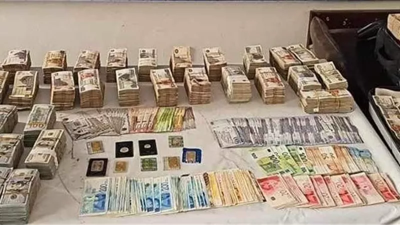 الداخلية تضبط قضايا اتجار فى العملة بقيمة 15 مليون جنية فى يوم